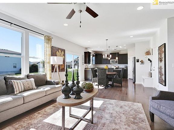 Simulated images. Actual home may vary.