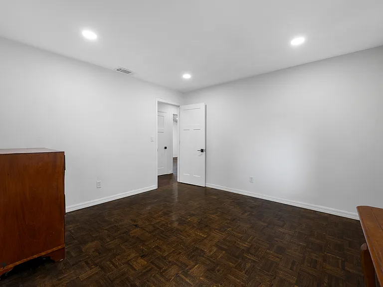1764 Linwood Cir — Photo 23