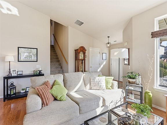 5th image of 316 S Mary Avenue