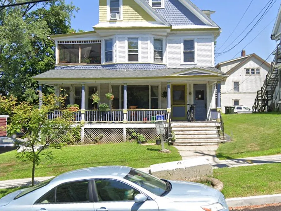200 Maple St #1
