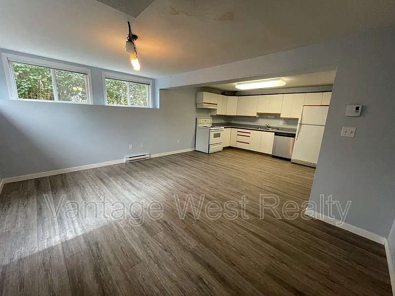 2 bed, 1.0 bath, $1,550 — Photo 4
