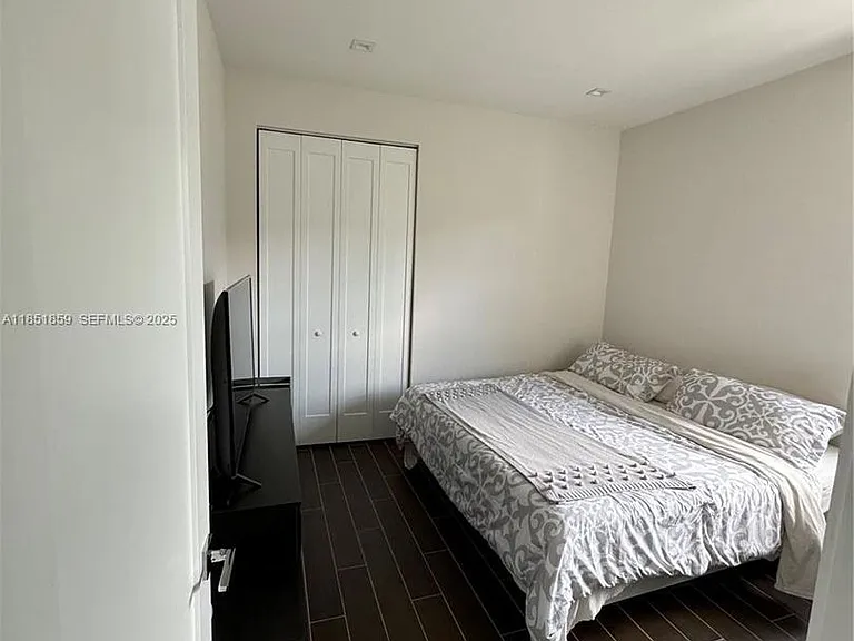 8283 NW 47th Ln — Photo 7