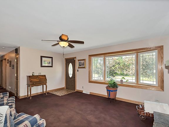3rd image of 3912 Buck Ave