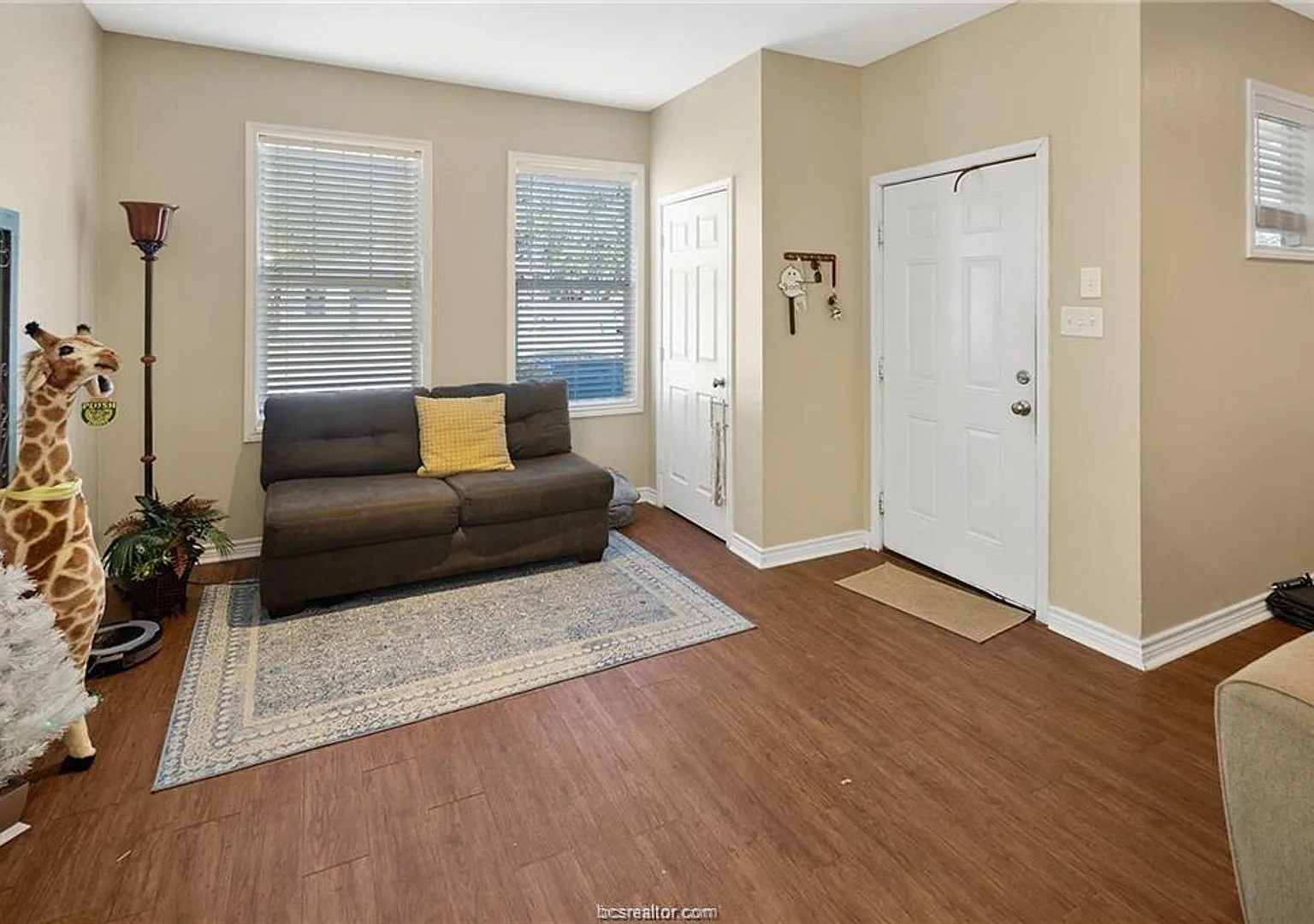 409 Foch Street — Photo 3