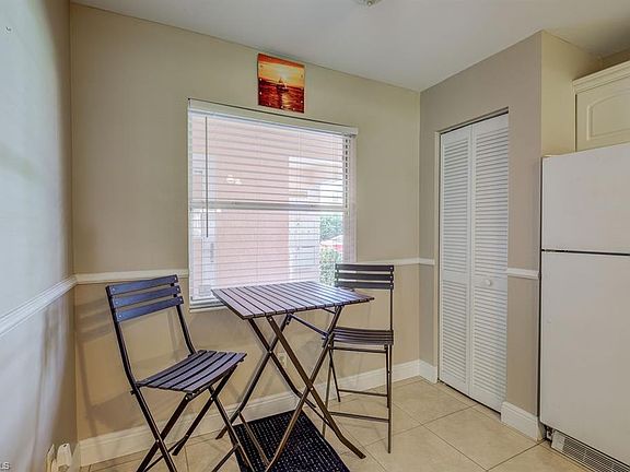 5th image of 1330 Derbyshire Ct APT 104