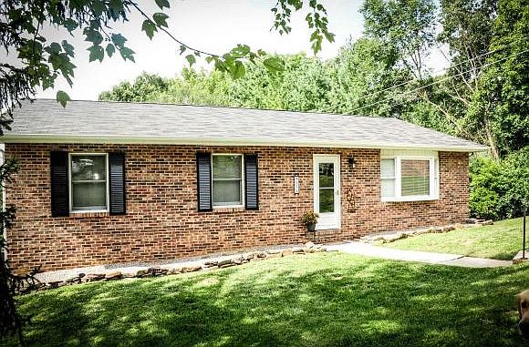 1st image of 4572 Belwood Trl