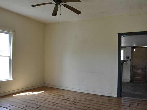 4th image of 1208 E Bronson St