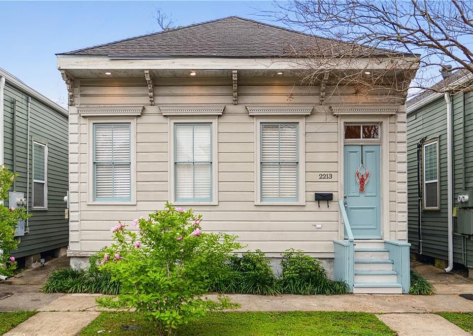 1st image of 2213 Valence St