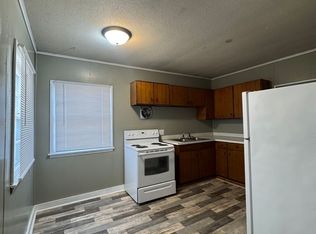 103 5th St, Hudson, IA 50643