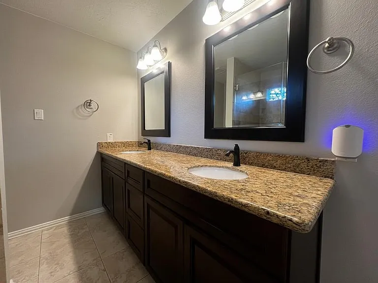25314 Laurel Green St — Photo 17