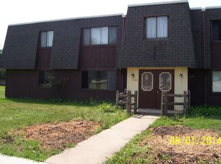 2324 W 4th St APT 8, Cedar Falls, IA 50613