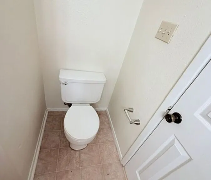 1202 Royal Crest Dr — Photo 39