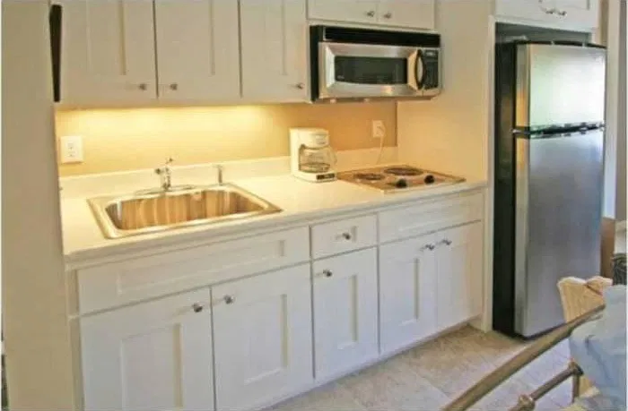 439 Sutherland Place NE — Photo 3