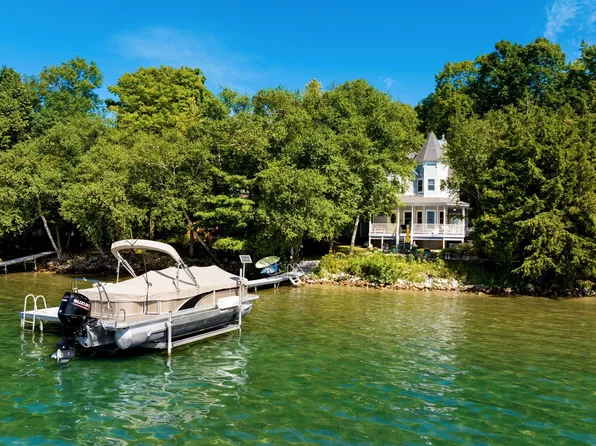 10888 Quin Sig A Mund Ln, Central Lake, MI 49622