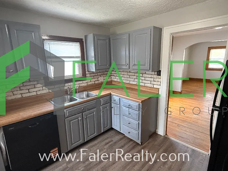 1718 John Glenn Rd — Photo 5