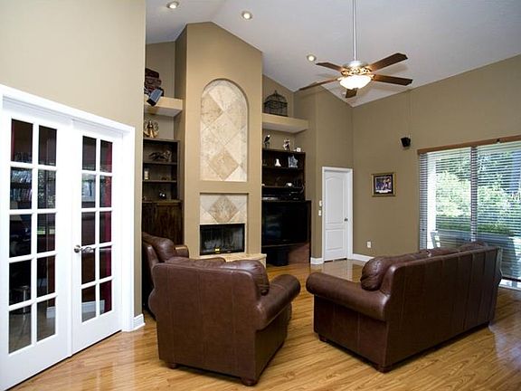 4th image of 10023 Kenda Dr