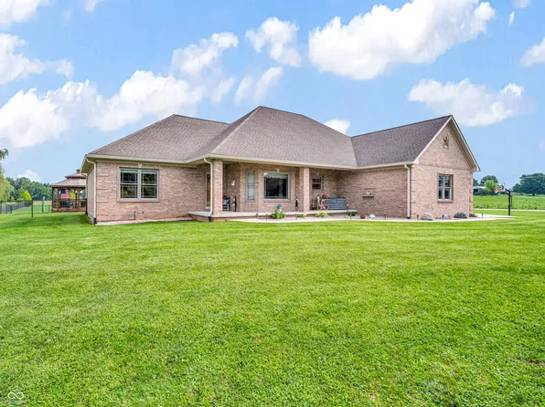 2423 W County Road 300 S, Greencastle, IN 46135