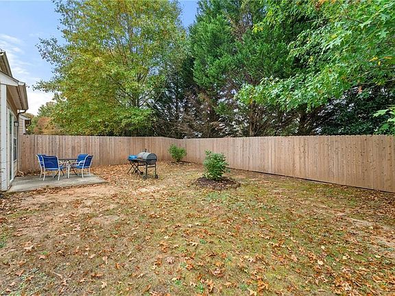 5th image of 3218 Saville St SW