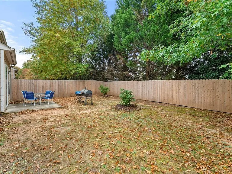 3218 Saville St SW — Photo 5