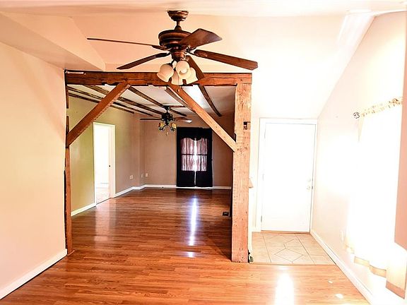 5th image of 116 E Union St