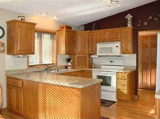 6554 Bluebird Dr N, Maple Grove, MN 55369