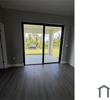 4th image of 831 Runble St E