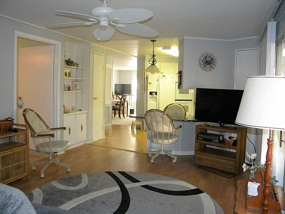 3rd image of 16613 Lantana Dr