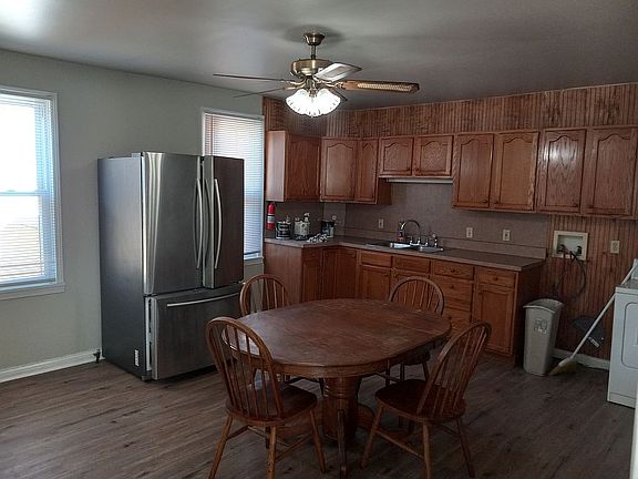 3rd image of 702 N 4th Ave