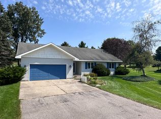 5312 Golfview Ln, Gaylord, MI 49735