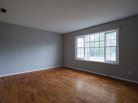 3rd image of 2602 Deborah Dr