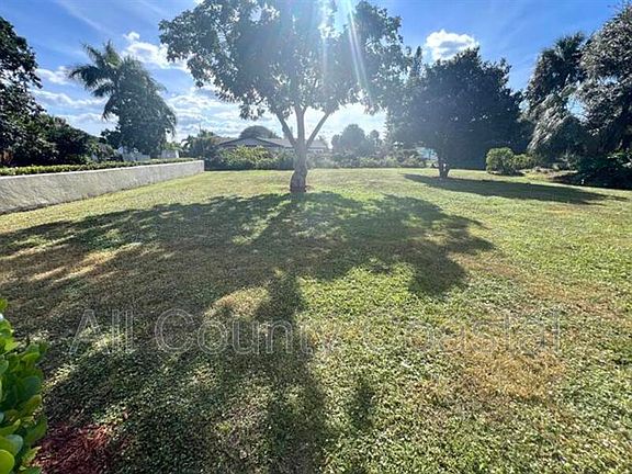 4th image of 719 Gardens Dr APT 101