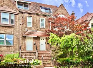 6833 Dartmouth St, Forest Hills, NY 11375