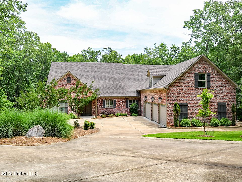 1st image of 3010 Highlands Cir