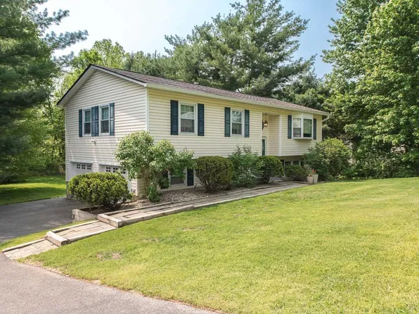 46 PARK HILL Drive, Hopewell Junction, NY 12533