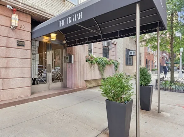 29 West 64th Street image 11 of 11