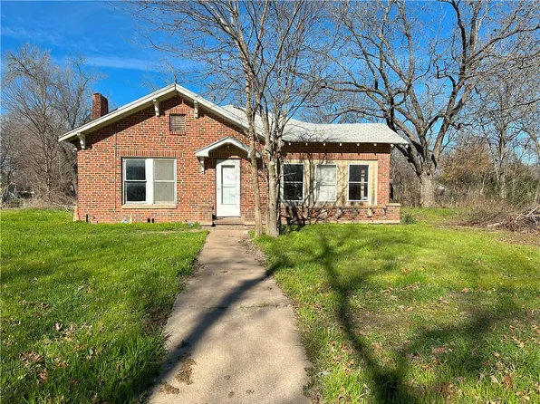 1001 Capps St, Marlin, TX 76661