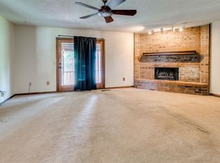 1013 S Morgan Dr, Moore, OK 73160