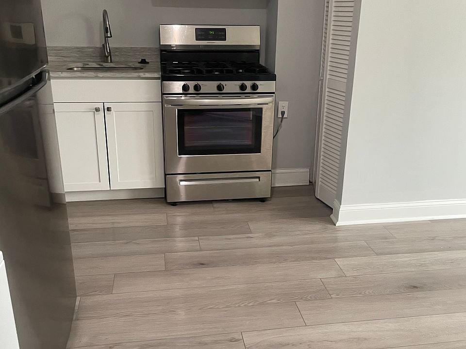 1st image of 231 E Girard Ave #B