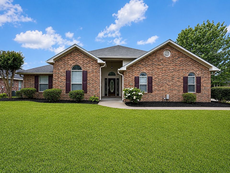 1st image of 409 Heritage Dr