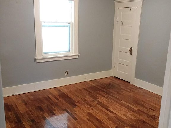 5th image of 1800 Maplewood Ave