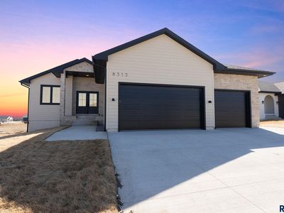 8313 E Sheridan Cir, Sioux Falls, SD, 57110