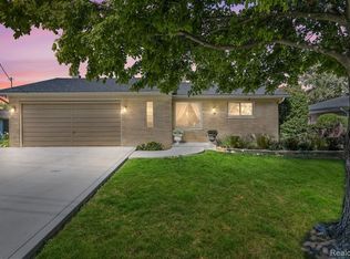 26345 S River Rd, Harrison Township, MI 48045