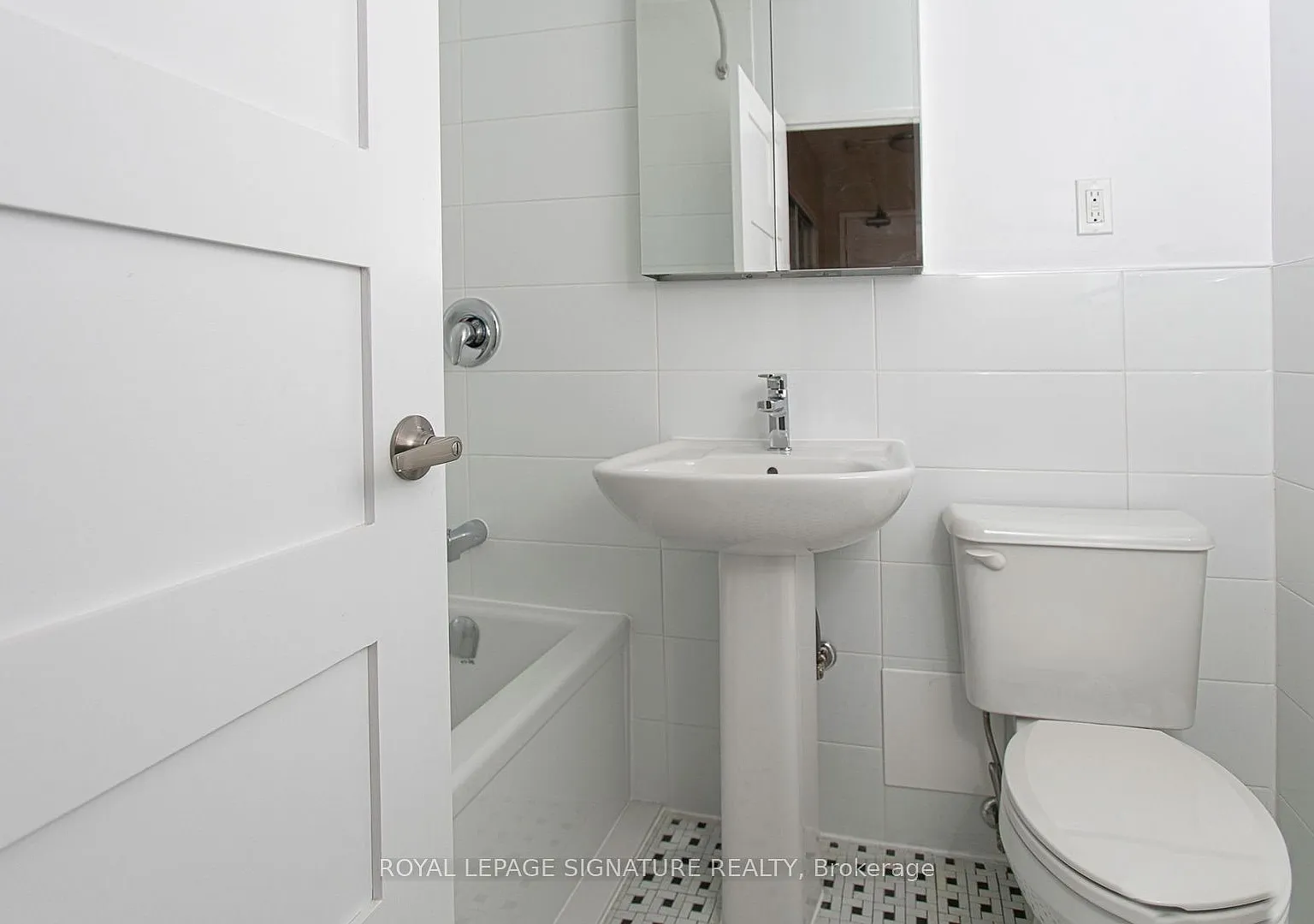 1291 Bayview Ave — Photo 4