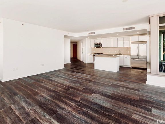 5th image of 1 Hawthorne St Unit 19F