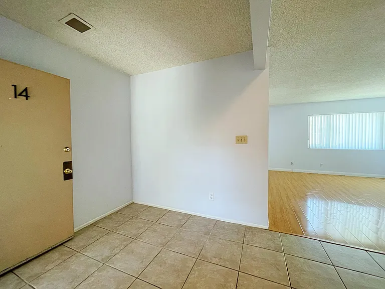 532 N New Ave #14 — Photo 3