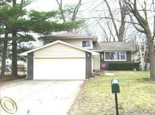 1540 Flamingo, Wixom, MI 48393