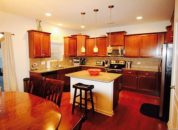 5th image of 14303 Lunenberg Ln