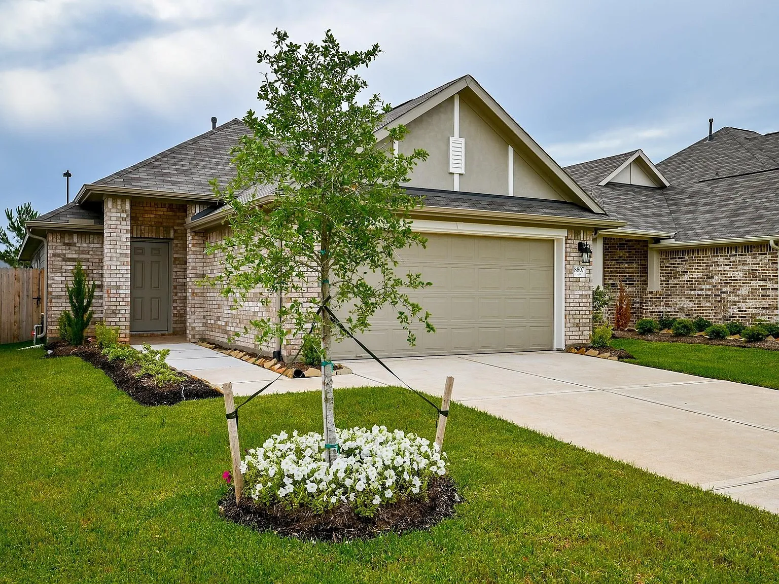 3 bed, 2.0 bath, 1540 sqft, $2,200 — Photo 1