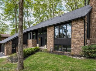 6464 Deer Ridge Dr, Clarkston, MI 48348