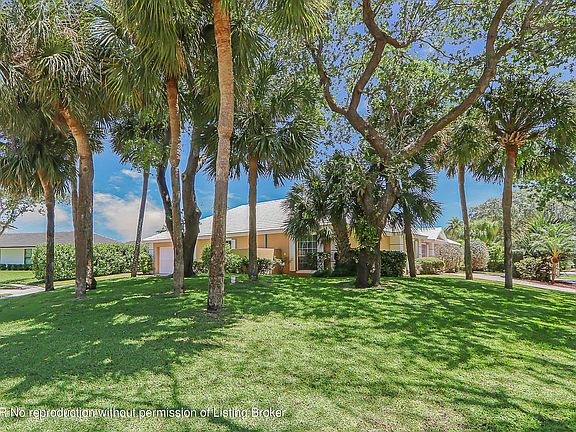 5th image of 8 Interlachen Cir